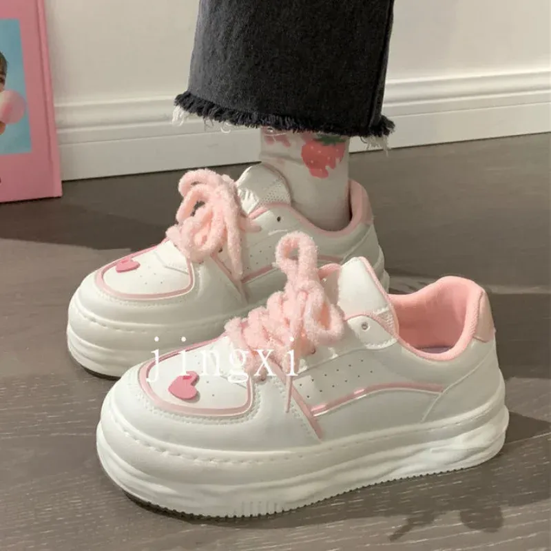 White Pink Women's Sports Shoes Kawaii Heart Platform Sneakers Korean Fashion Lolita Footwear Vintage Vulcanize Casual Flats